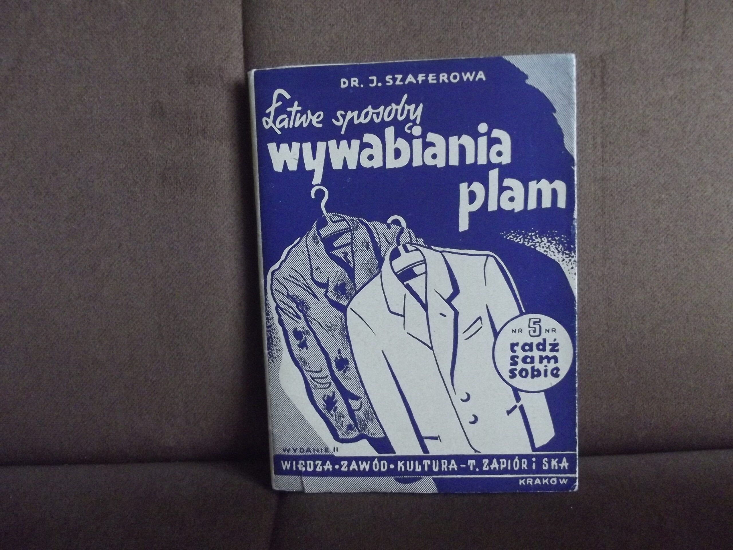 latwe sposoby wywabiania plam szaferowa