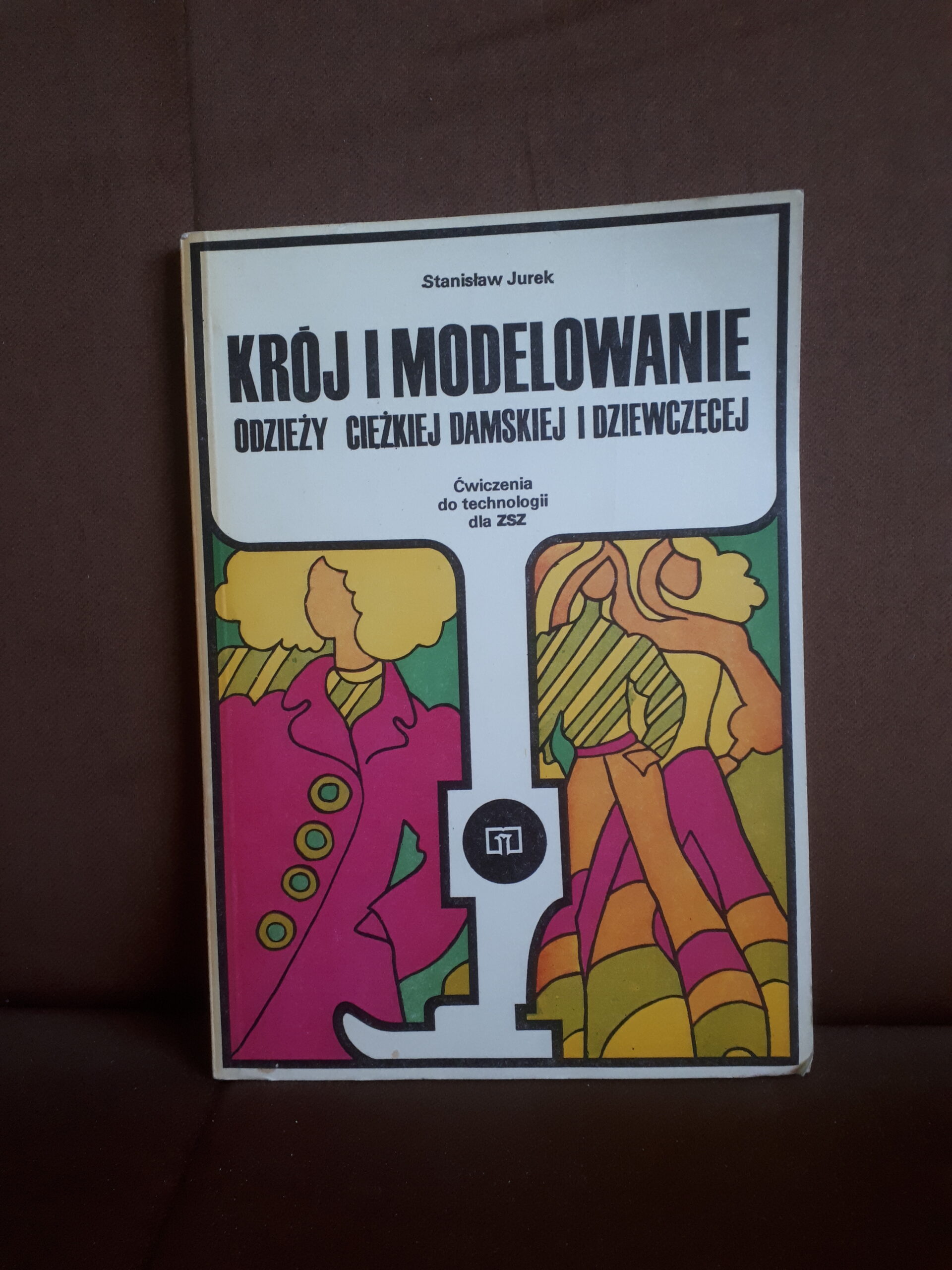 kroj i modelowanie odziezy ciezkiej damskiej i dziewczecej jurek