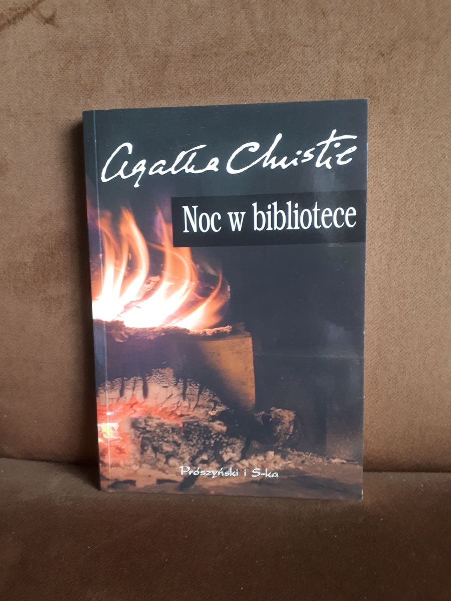 noc w bibliotece christie