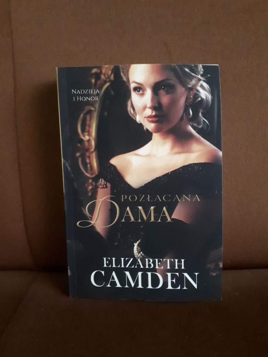 pozlacana dama camden