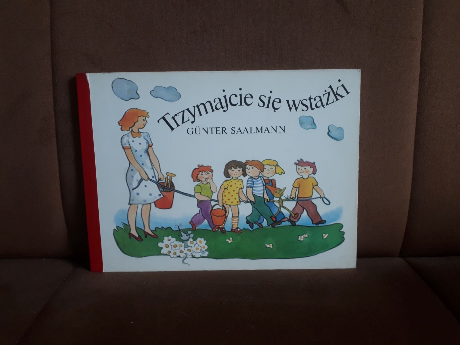 trzymajcie sie wstazki saalmann