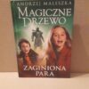 magiczne drzewo zaginiona para